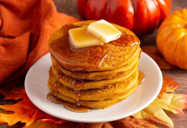 Pumpkin spice pancakes : une diététicienne partage sa recette parfaite pour un petit-déjeuner ou goûter d’automne !