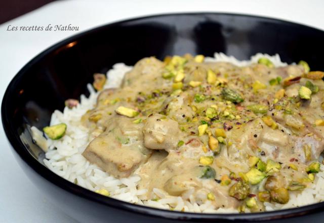 Piccata de veau, sauce crémeuse aux chicons, roquefort et pistaches