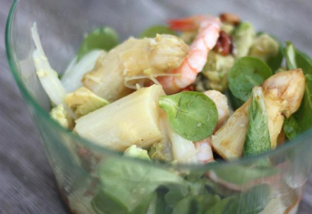 Salade d'asperges des landes asiatisante pécan gambas et avocat