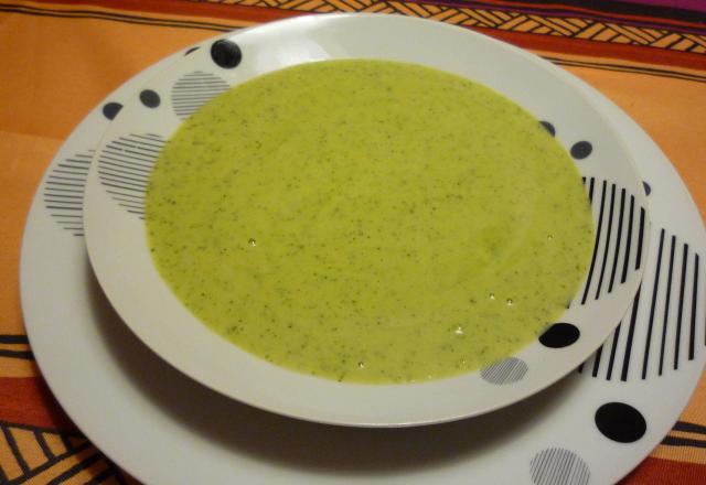 Velouté de courgette à la noisette