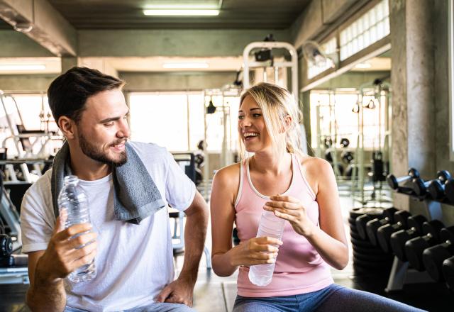 Quelle quantité d’eau boire pendant une séance de sport ? Un nutritionniste répond