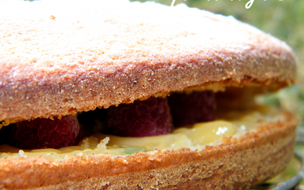 Gâteau au yaourt, lemon curd au basilic & framboises