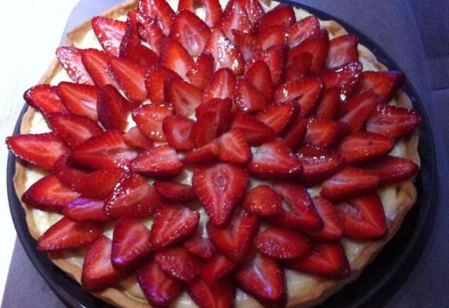 Tarte aux fraises, menthe et crème pâtissière