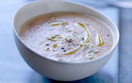 Velouté de tomates au lait de coco et à la citronnelle