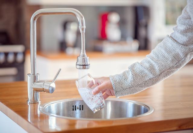 Chaude, tiède ou froide : voici la température idéale pour boire de l’eau selon cette experte en nutrition