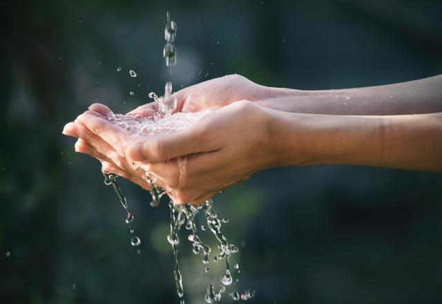 Hydratation en période de canicule  : comment améliorer le goût de l’eau si on l'aime pas ?