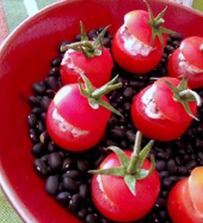 Tomates farcies au chavroux thym et romarin