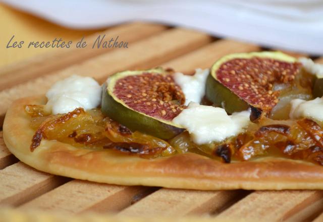 Pizzetta aux figues, oignons confits et chèvre