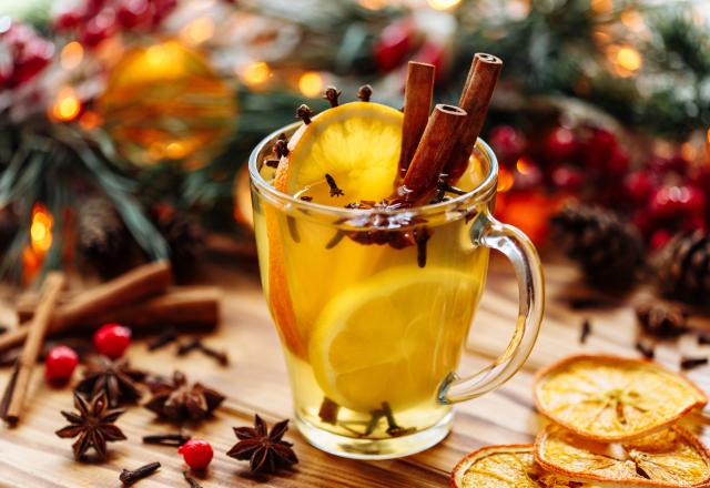 Connaissez-vous le vin blanc chaud, un cocktail de Noël qui change de la version classique ?