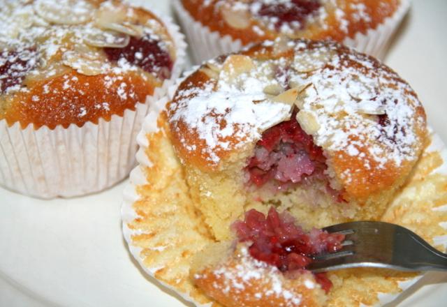 Muffins aux framboises et aux amandes