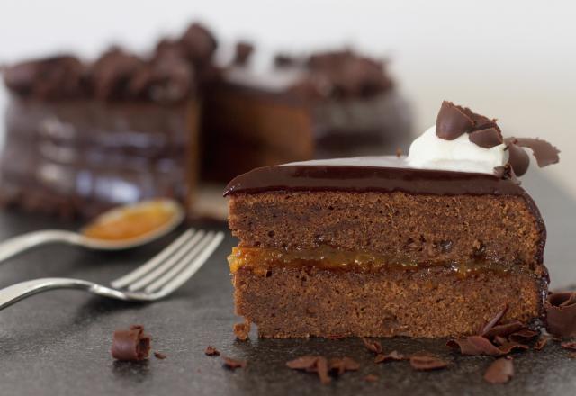 Gâteau chocolat et confiture d'abricots