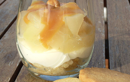 Verrine de poires, crème caramel au beurre salé