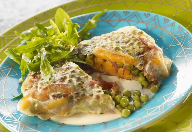 Croustillant de feuille de riz à l'effeuillé de jambon cru et petits pois carottes