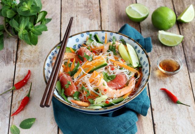 Salade Thaïlandaise aux vermicelles de riz, crevettes et pamplemousse