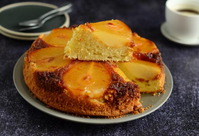 Gâteau renversé à la poire : comment préparer ce dessert rapide qui impressionne à coup sûr