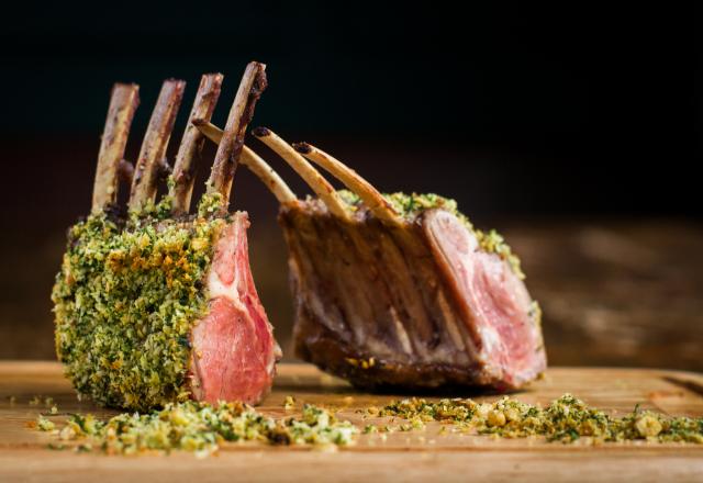 Carré d'agneau aux herbes en croûte