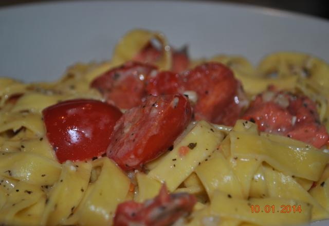 Tagliatelles au saumon et au pesto