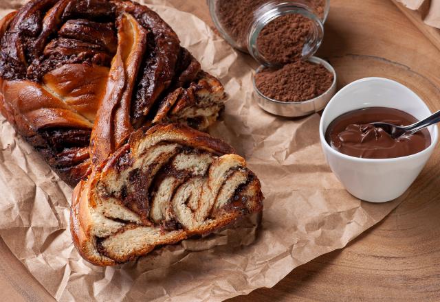 "Elle régale toujours tout le monde" : voici la recette de babka chocolat noisette ultra-gourmande de Nina Metayer !