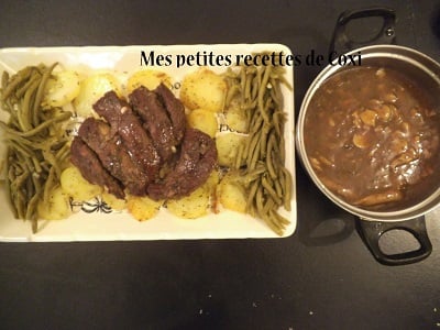 Rôtis de bœuf et son lit de légumes