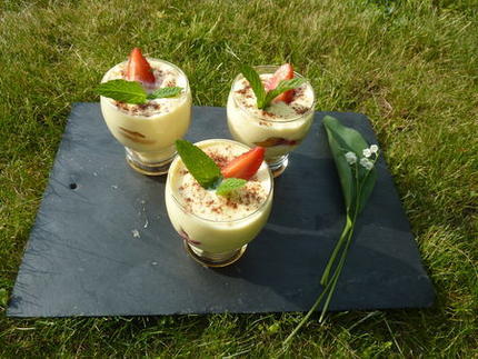 Verrines de tiramisu aux fraises classiques