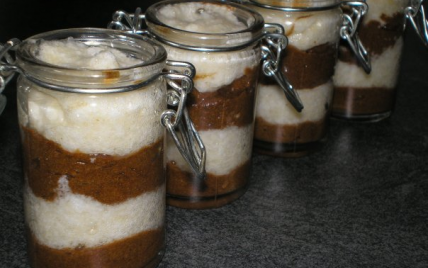 Duo de mousses chocolat-poire en verrine