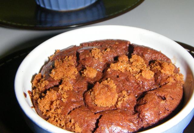 Soufflés au chocolat, pommes et spéculoos