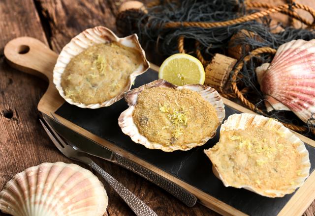 “En entrée, vous prendrez bien mes Saint-Jacques gratinées ?” : Laurent Mariotte vous propose une belle recette pour votre repas de Noël !