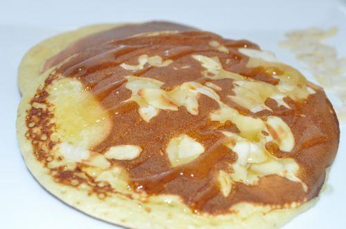 Blinis aux amandes et au miel