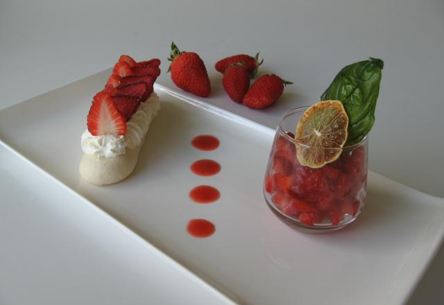 Meringuette fraises-chantilly et salade de fraises citron vert-basilic