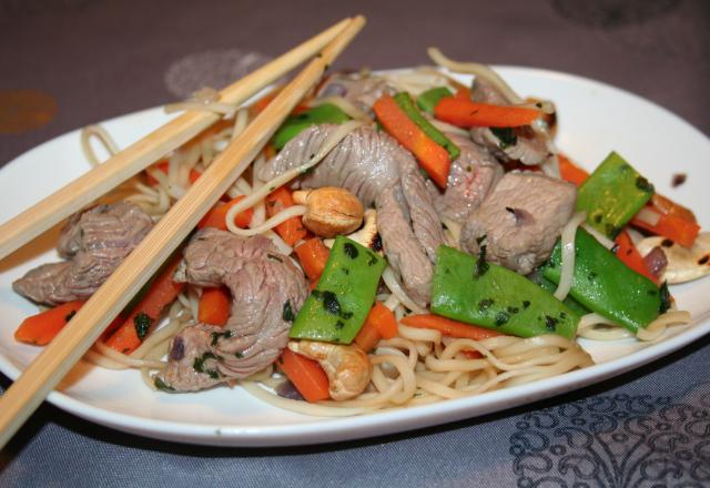 Wok d'Agneau presto à la coriandre et aux cajoux