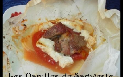 Papillote d'agneau pommes de terre féta et tomate