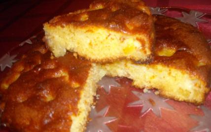 Gâteau à l'ananas, crème fraîche, Porto