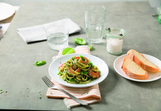 Linguine au pesto genovese, crevettes et haricots verts