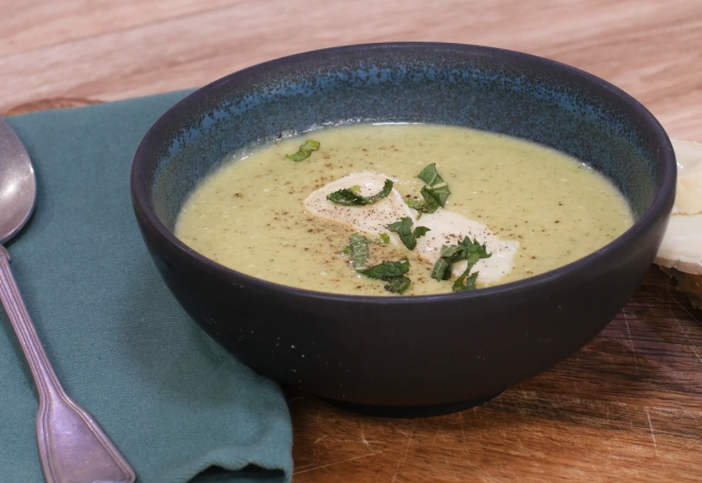 Velouté froid de reblochon aux courgettes