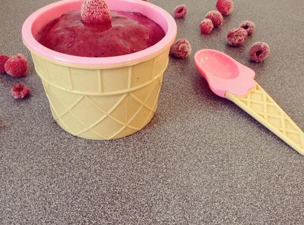 Glace rapide aux fruits rouges et au yaourt