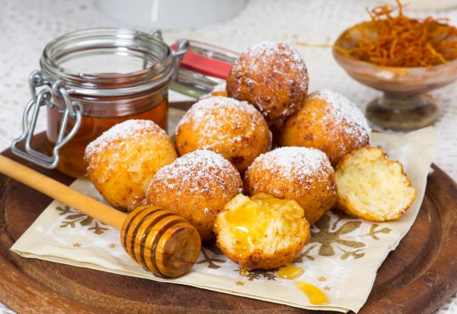 “Le goûter estival de mon enfance” : François-Régis Gaudry partage sa recette familiale de beignets à la menthe et au miel