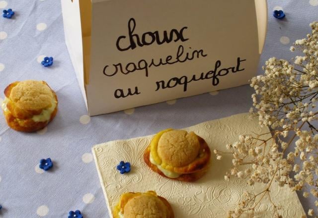 Mini choux craquelin au Roquefort Papillon