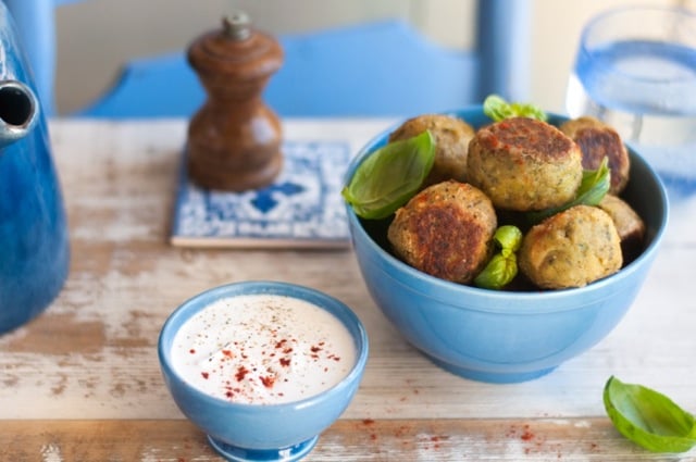 Falafels au pistou et leur petite sauce tahini