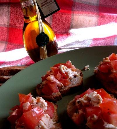 Bruschetta à la tomate et au poulet