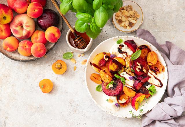 Ce chef propose une recette estivale de salade de fruits parfaite pour terminer un repas sur une note légère