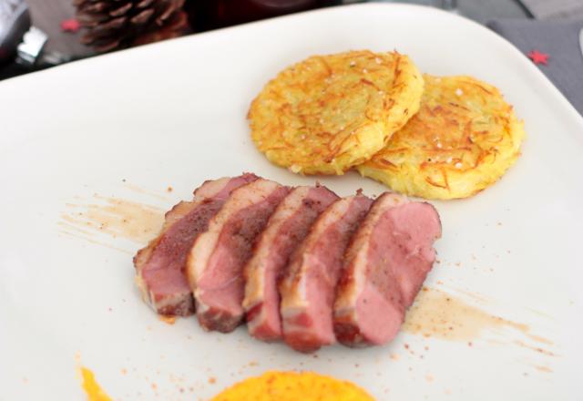 Magret de canard basse tempe rature, paillassons de pommes de terre et mousseline carottes