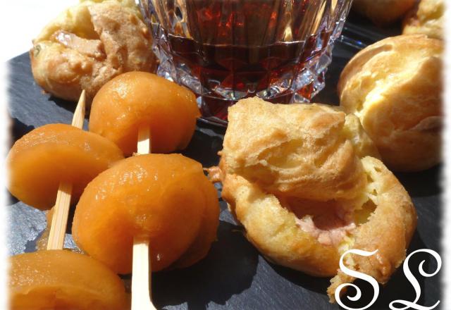 Assiettes apéritives : Gougères à l'ail de Lomagne farcies au foie gras et brochettes de melon mariné au Floc de Gascogne