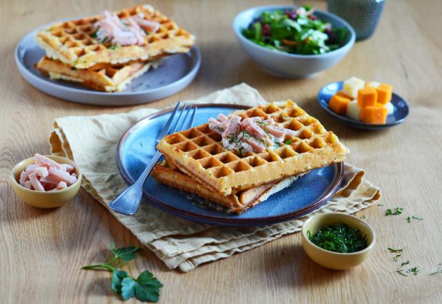 Gaufres salées aux allumettes de poulet et au fromage