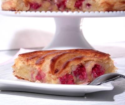 Galette des rois à la crème d'amande et aux framboises