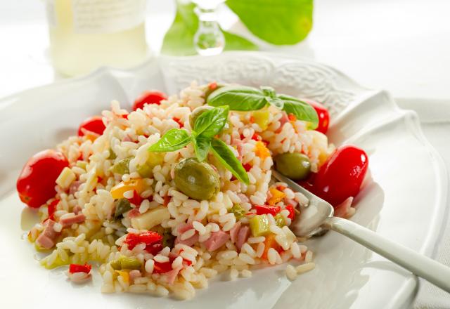 Salade de riz, thon et oeuf très facile