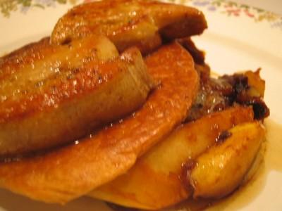 Escalope de foie gras cru sur feuilleté et pommes rôties au miel