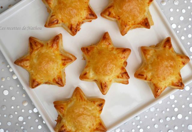 Etoiles feuilletées aux oignons confits, lard fumé et Reblochon