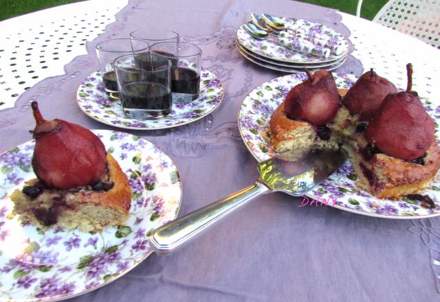 Gâteau aux poires au vin et au cassis