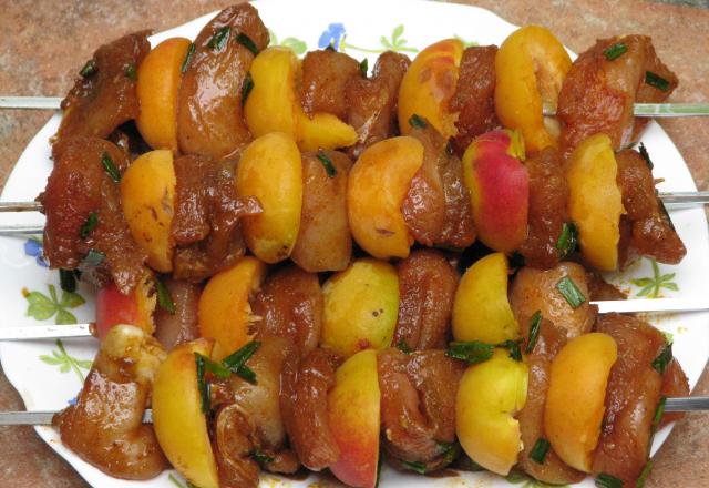 Brochettes abricots/poulet mariné à l'abricot