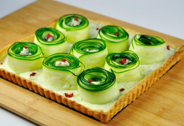 Tarte fleur aux courgettes, burrata, roquefort et piment d'Espelette